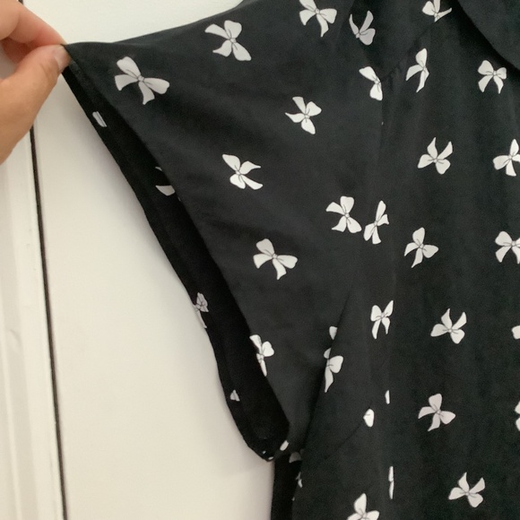 Torrid Black Sheer White Bow Blouse Size 4 - Picture 6 of 6